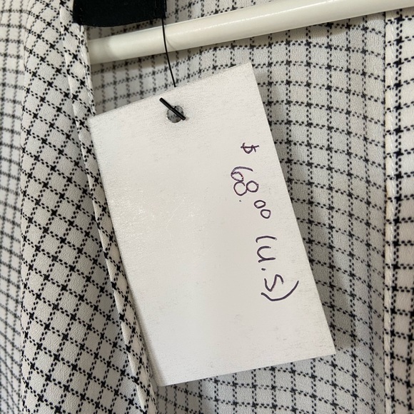 Twisted back blouse - Picture 4 of 4